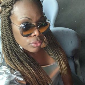 Meet your Posher, Shzandra